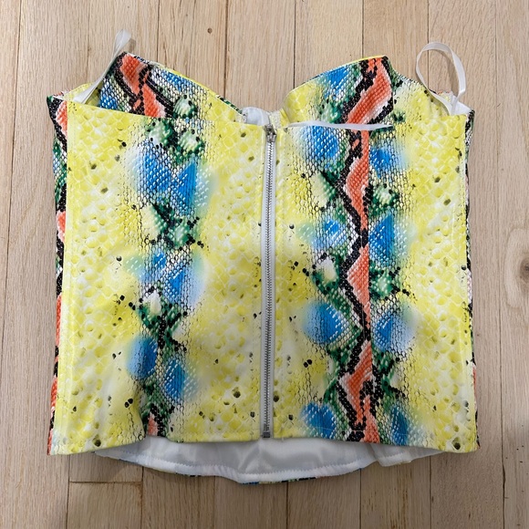 Corset size 6 - Picture 3 of 3